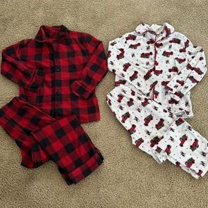 Set of two warm pajamas sets